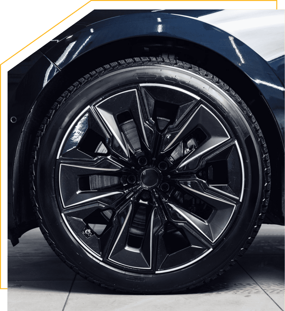 Stylish black car tire and rim design