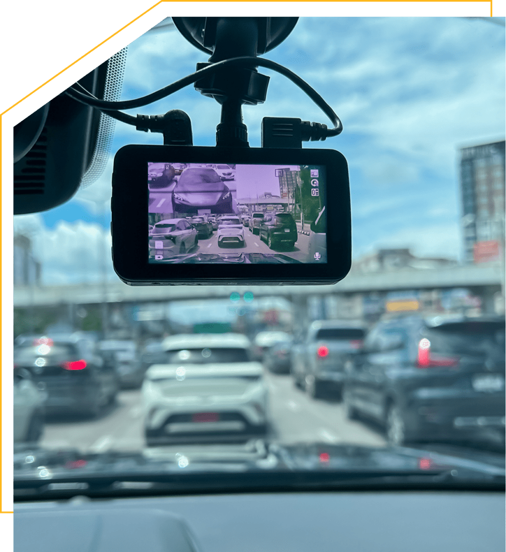 Vehicle dash camera recording road congestion
